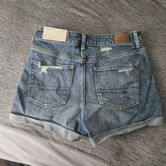 American Eagle Distressed Denim Women Shorts - Picture 6 of 6